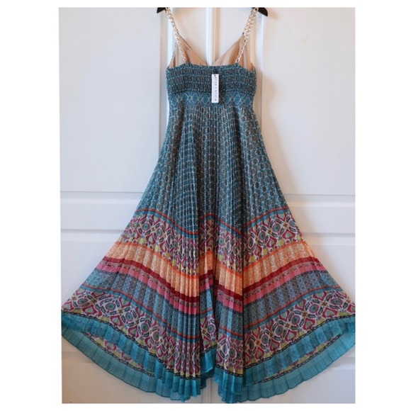 ALICE + OLIVIA Gloria Chain Strap Pleated Maxi Dress - Picture 9 of 10